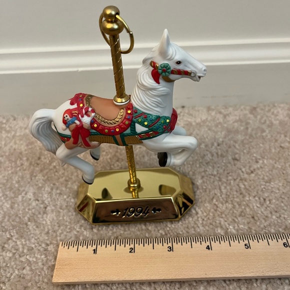 Hallmark Keepsake Ornaments. Vintage Tobin Fraley Carousel Horses. Set of 4. - Picture 7 of 9
